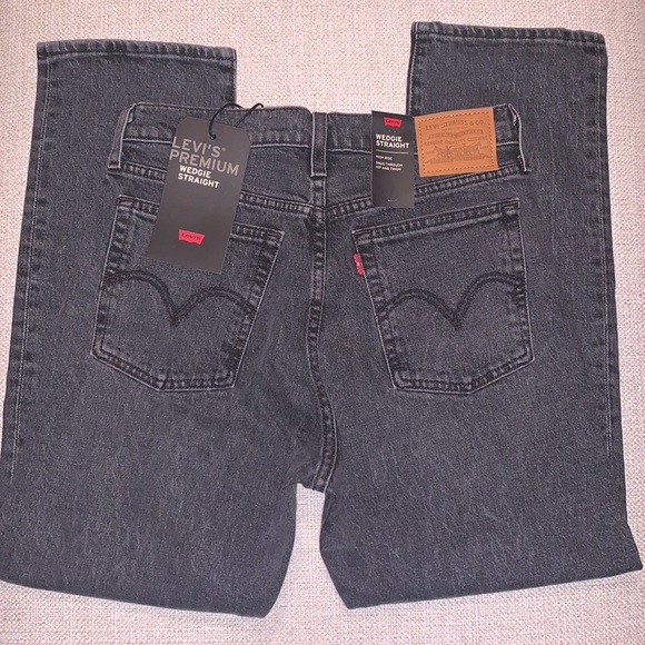 Levi's premium Wedgie Straight Leg high Rise Jeans - Picture 9 of 11